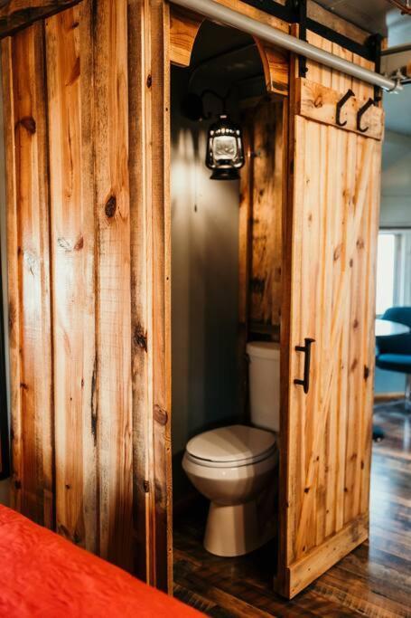 Bourbon Trail: Caboose On The Farm Villa Lawrenceburg Екстериор снимка