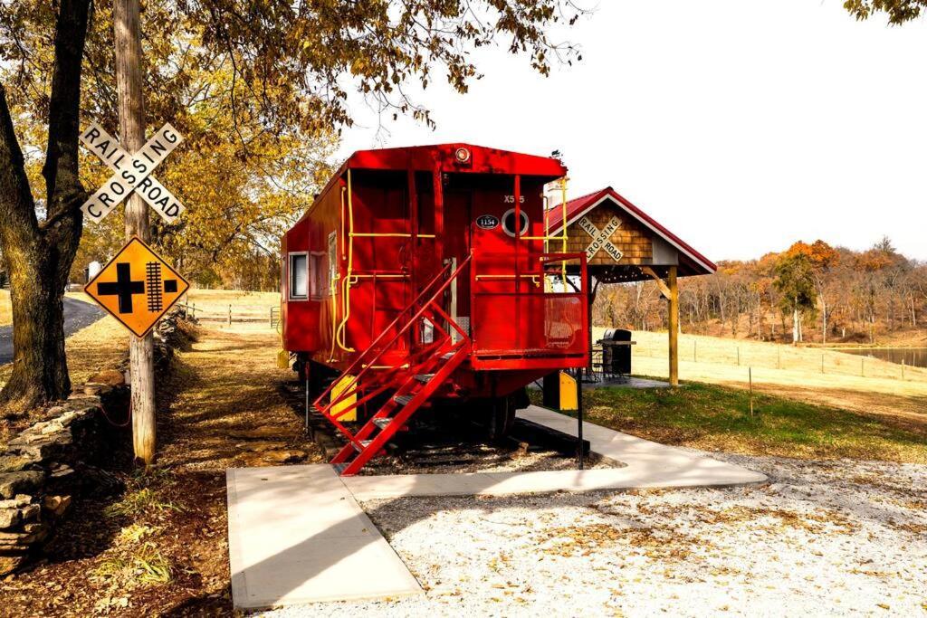 Bourbon Trail: Caboose On The Farm Villa Lawrenceburg Екстериор снимка