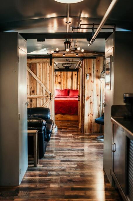 Bourbon Trail: Caboose On The Farm Villa Lawrenceburg Екстериор снимка