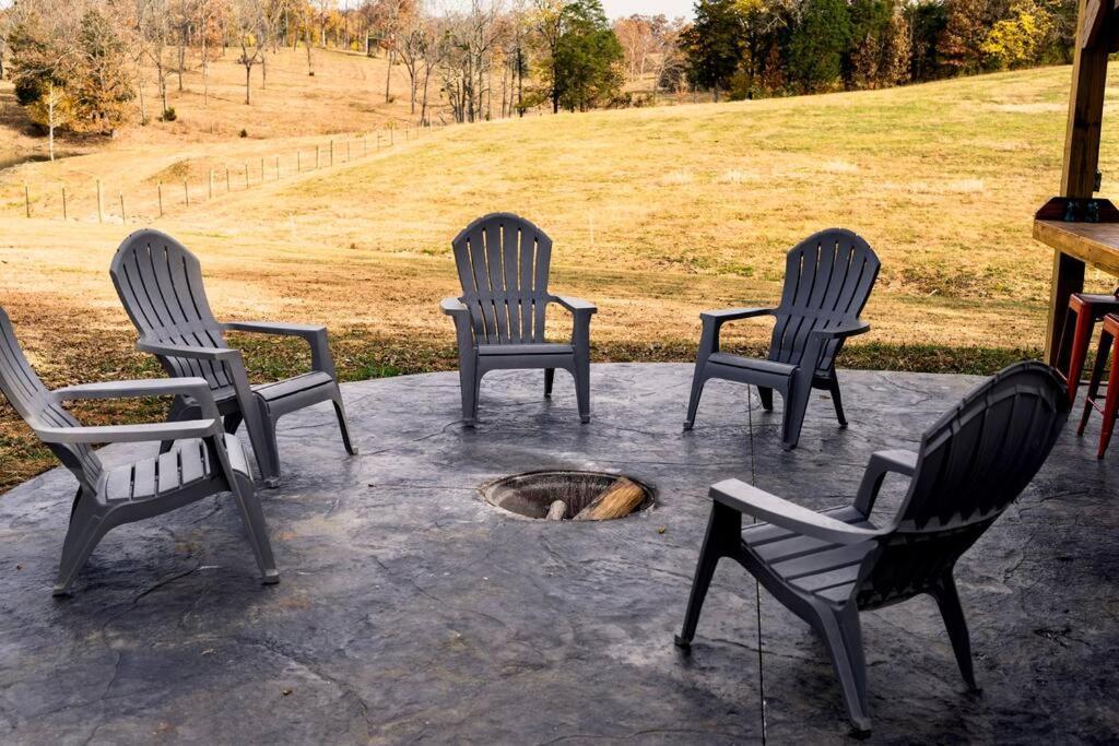 Bourbon Trail: Caboose On The Farm Villa Lawrenceburg Екстериор снимка